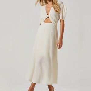 ASTR the label Manola Cutout Puff Sleeve Midi Dress - Large